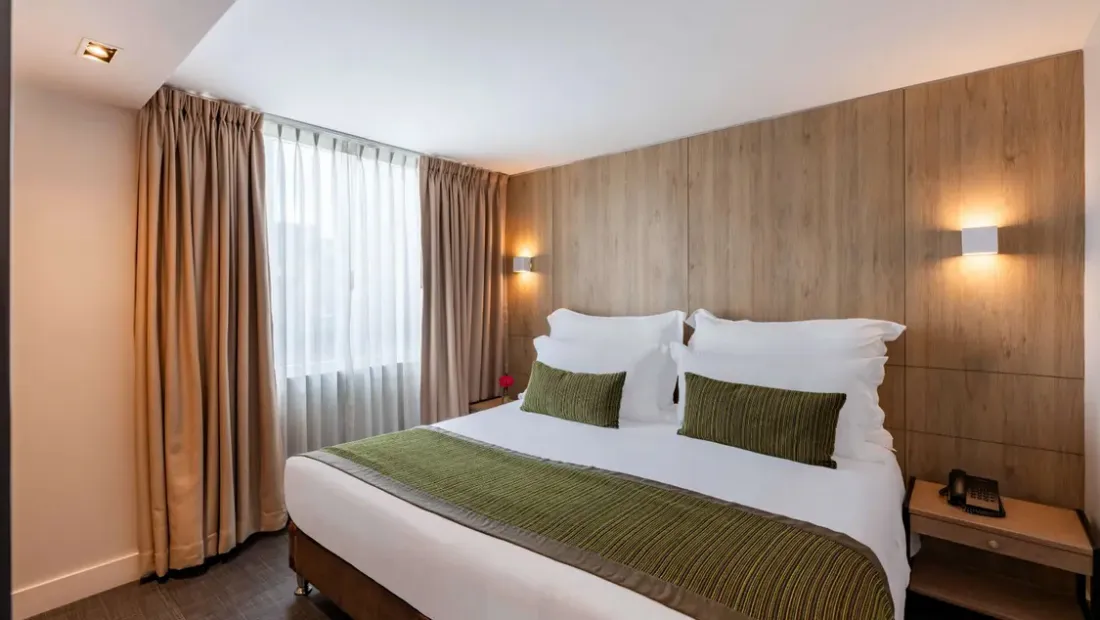 Suite bedroom